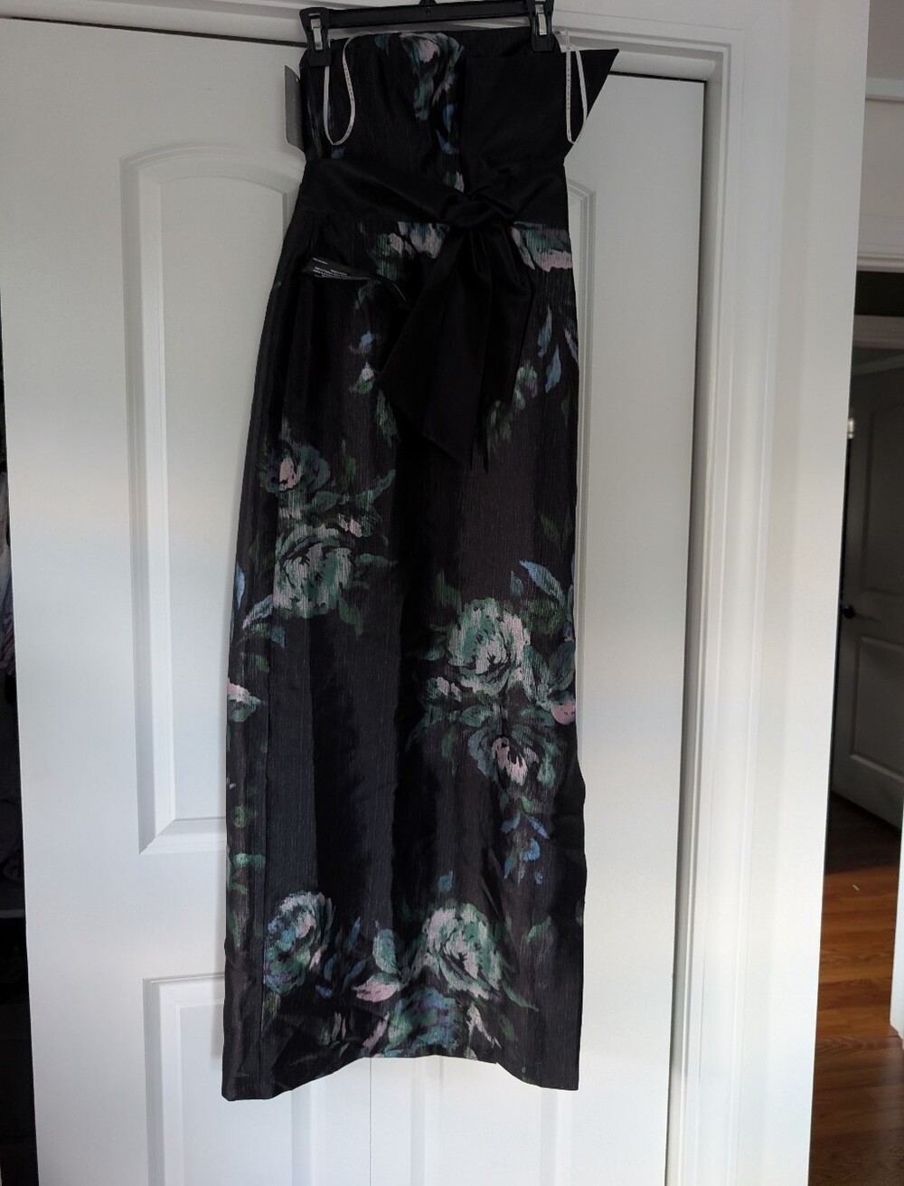 Kay Unger Constance Floral Bow Detail Strapless Column Gown - Picture 2 of 8